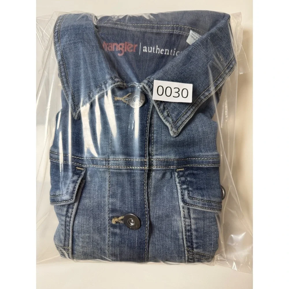 Distressed Wrangler Jean‎ Jacket / Medium / Sku0030